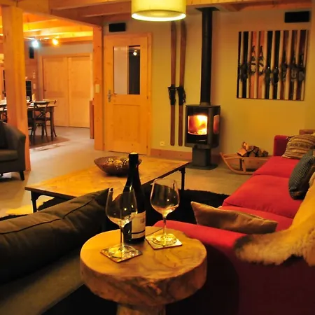 Mustang Chalet Chatel