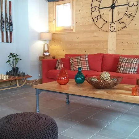 Mustang Chalet Hotel *