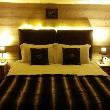Mustang Chalet